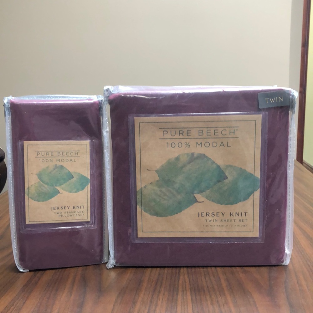 Twin Sheet Set & set of 2 additional Pillowcases
